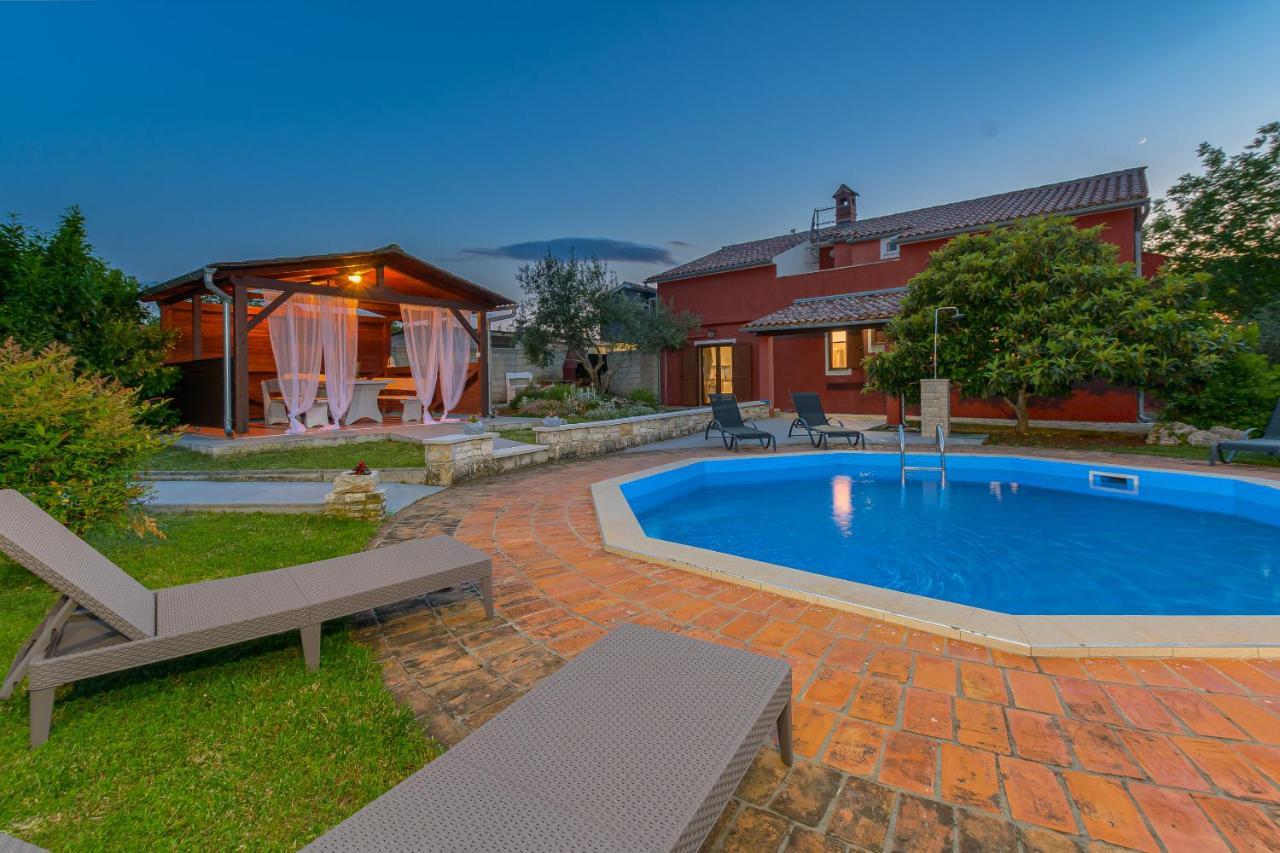 Villa Carla With Private Pool & Kids Playground - Pet Friendly Mutvoran Εξωτερικό φωτογραφία
