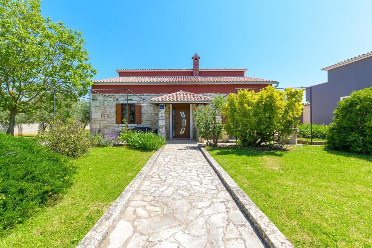 Villa Carla With Private Pool & Kids Playground - Pet Friendly Mutvoran Εξωτερικό φωτογραφία