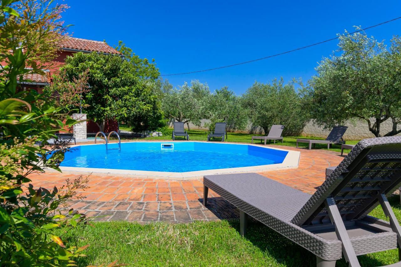 Villa Carla With Private Pool & Kids Playground - Pet Friendly Mutvoran Εξωτερικό φωτογραφία
