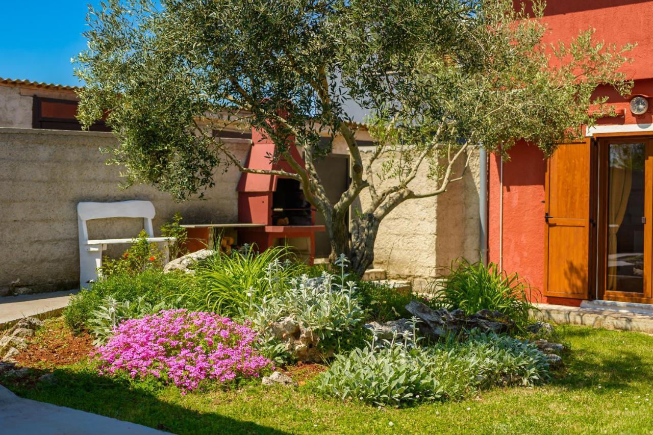 Villa Carla With Private Pool & Kids Playground - Pet Friendly Mutvoran Εξωτερικό φωτογραφία