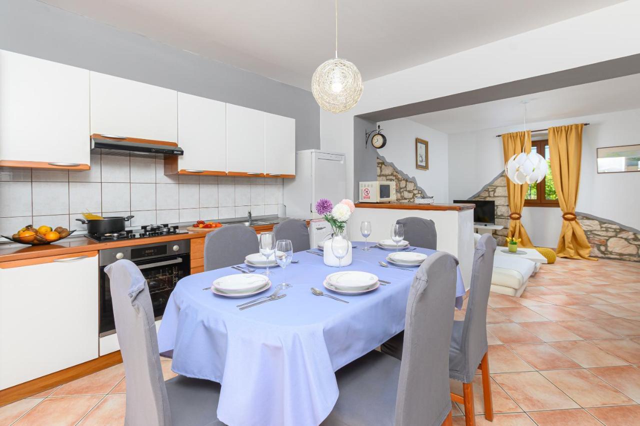 Villa Carla With Private Pool & Kids Playground - Pet Friendly Mutvoran Εξωτερικό φωτογραφία