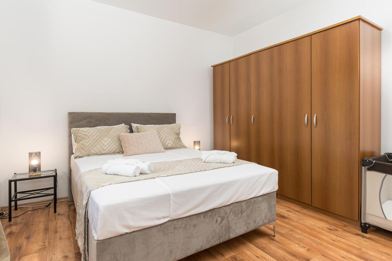 Villa Carla With Private Pool & Kids Playground - Pet Friendly Mutvoran Εξωτερικό φωτογραφία