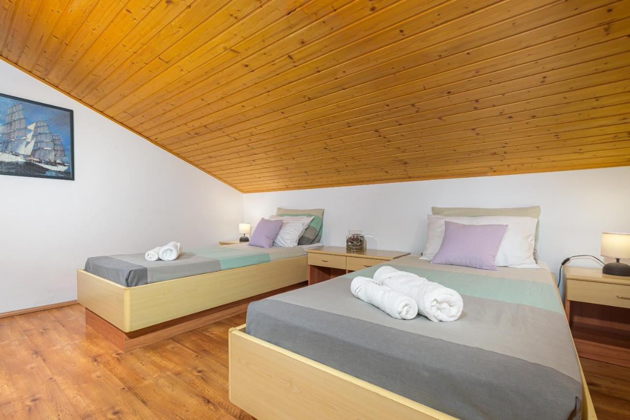 Villa Carla With Private Pool & Kids Playground - Pet Friendly Mutvoran Εξωτερικό φωτογραφία