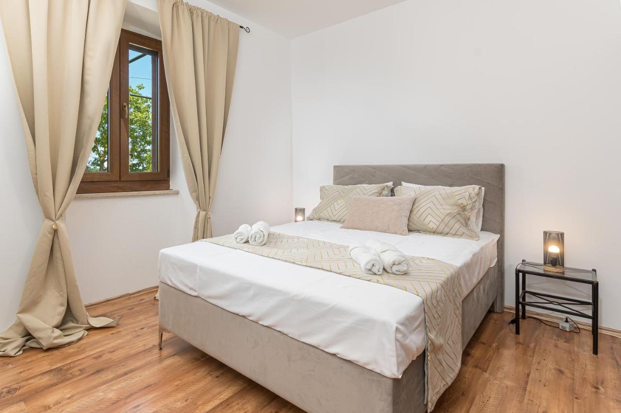 Villa Carla With Private Pool & Kids Playground - Pet Friendly Mutvoran Εξωτερικό φωτογραφία