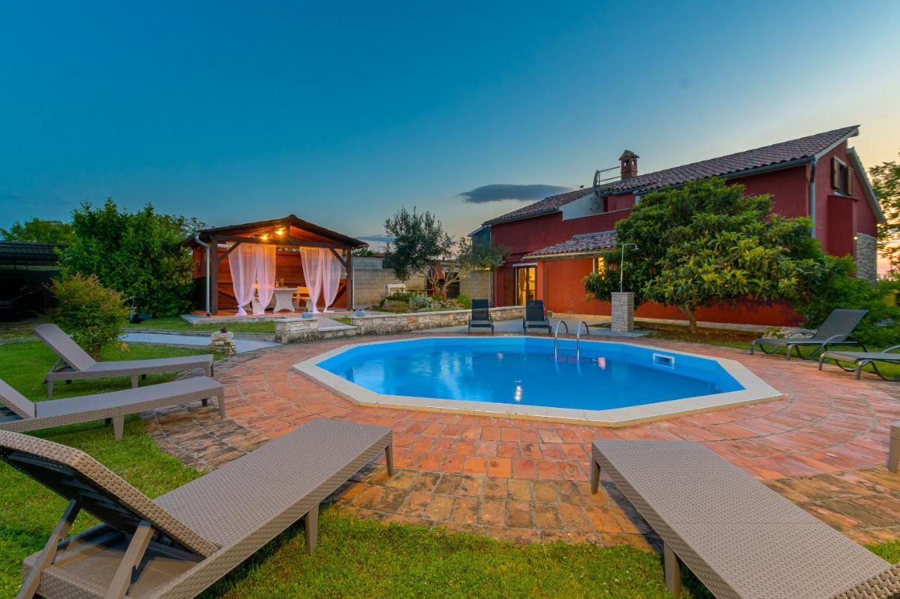 Villa Carla With Private Pool & Kids Playground - Pet Friendly Mutvoran Εξωτερικό φωτογραφία
