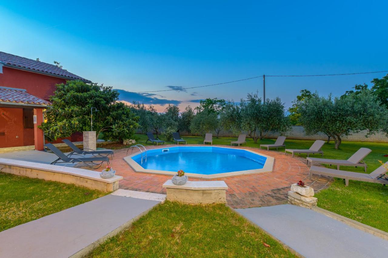 Villa Carla With Private Pool & Kids Playground - Pet Friendly Mutvoran Εξωτερικό φωτογραφία