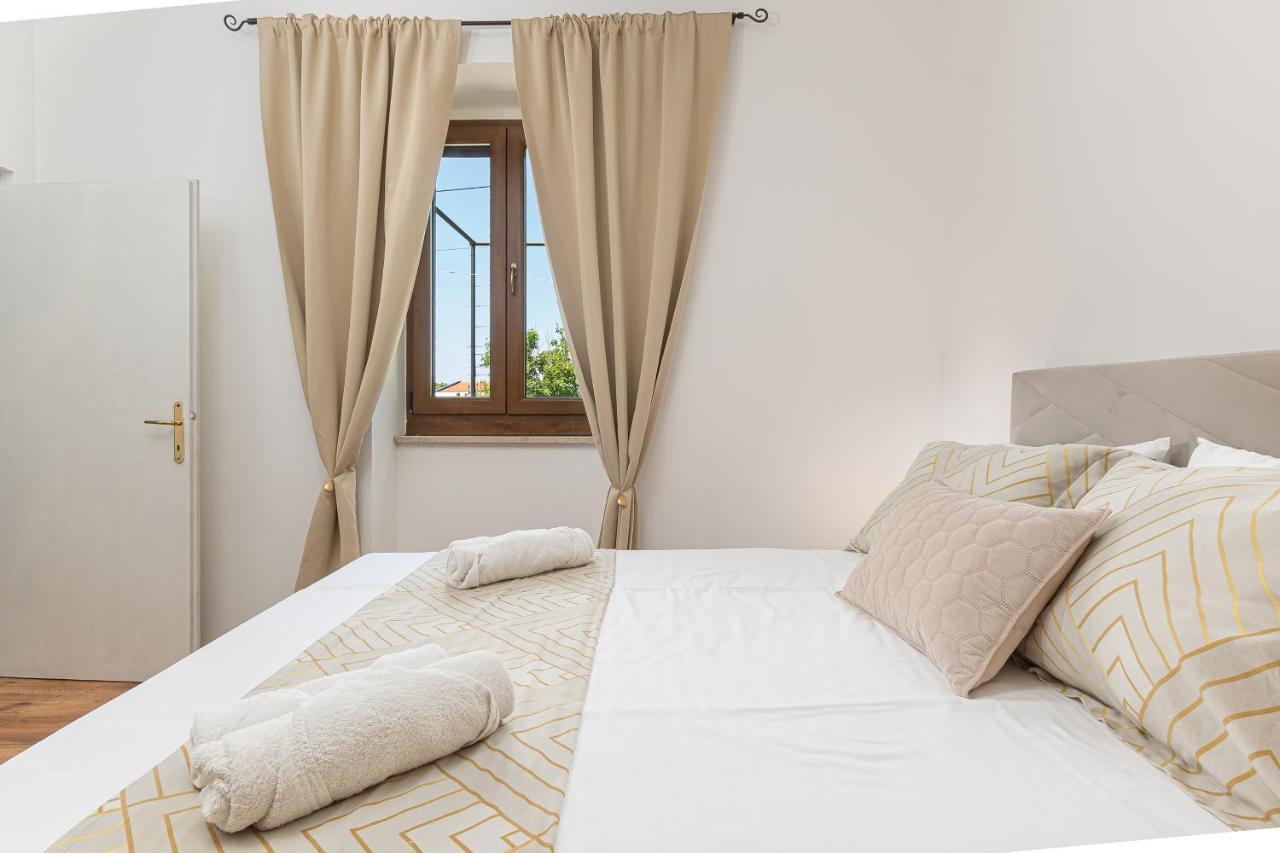 Villa Carla With Private Pool & Kids Playground - Pet Friendly Mutvoran Εξωτερικό φωτογραφία